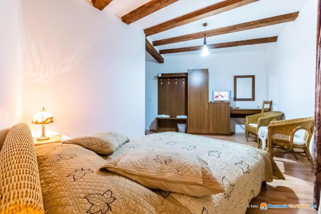 Pensiunea Casa Zmeilor Dragus Екстер'єр фото
