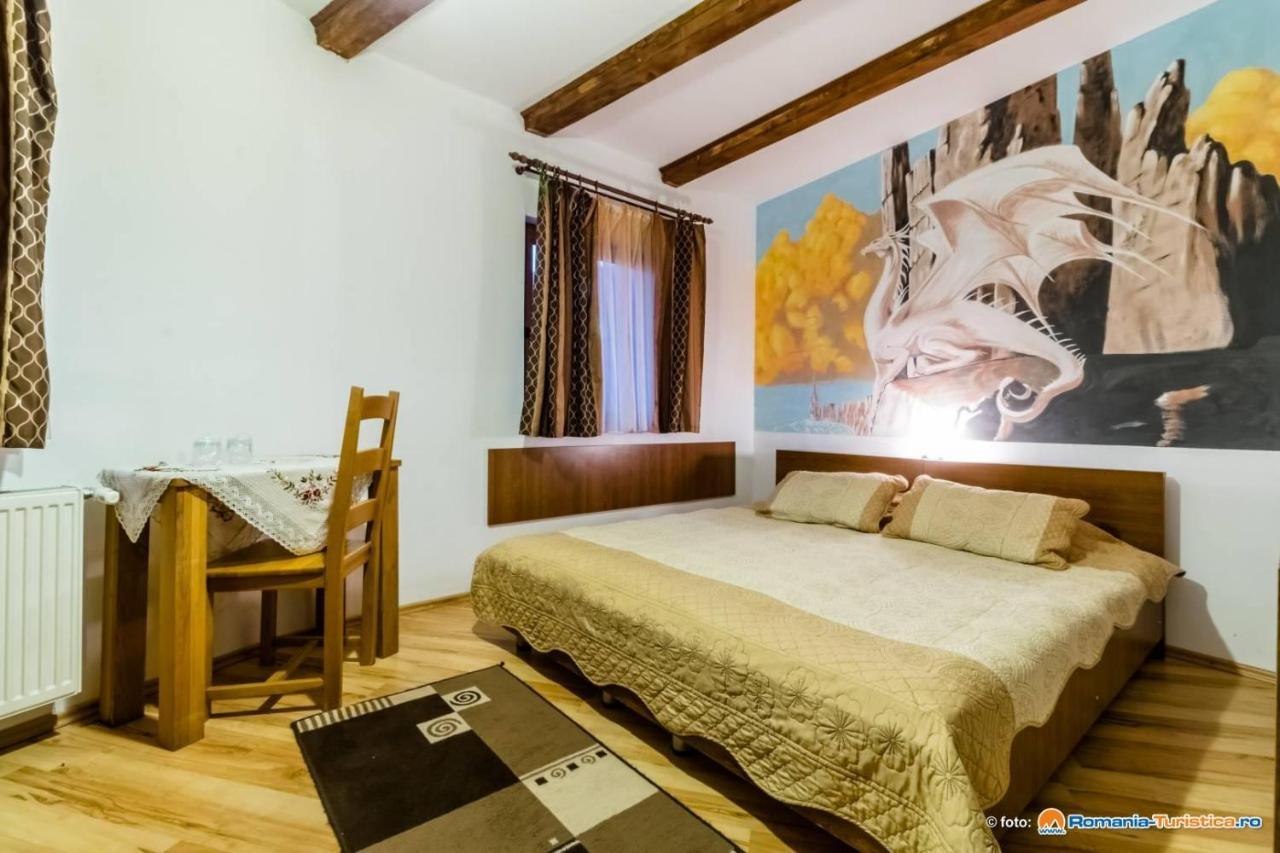 Pensiunea Casa Zmeilor Dragus Екстер'єр фото